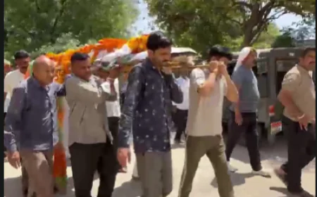 “जब बेटी बनी ‘बेटा’: बृजेश कंवर ने पिता को दी मुखाग्नि, टूटीं सदियों पुरानी परंपराएं”