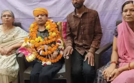 पेन नहीं पकड़ सकता, फिर भी 100% नंबर! उदयपुर के इस बेटे ने कर दिखाया कमाल!