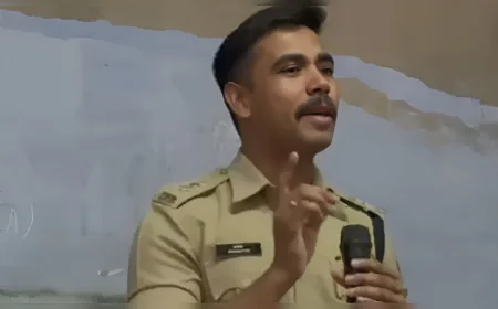 स्कूल में अचानक पहुंचे SP… माइक संभालते ही कही ऐसी बात, जिसने बच्चों की सोच बदल दी!