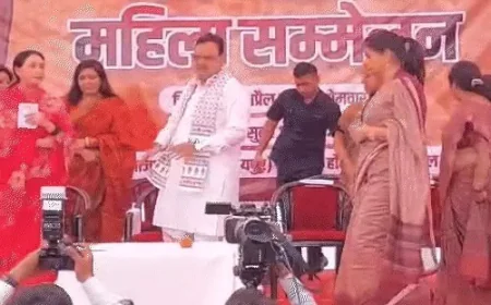 जयपुर में अचानक बवाल! बीजेपी महिला पदयात्रा रोकी गई, फिर बैरिकेडिंग पर चढ़ीं ये नेता… जानिए आगे क्या हुआ