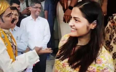 “कलेक्टर सौम्या झा अचानक क्यों हंस पड़ीं? बांदीकुई के बहरूपिया कलाकार ने ऐसा क्या कर दिया कि पूरा हॉल ठहाकों से गूंज उठा!”