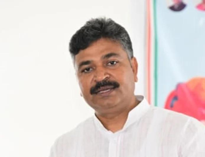 रिफाइनरी से मेट्रो तक श्रेय की जंग तेज! टीकाराम जूली का बड़ा आरोप—किसका है असली विजन? जानिए पूरा मामला