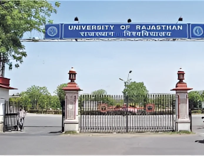 क्या डिग्री के बाद भी रोजगार सिर्फ एक सपना बनकर रह गया है...या तस्वीर कुछ और है?