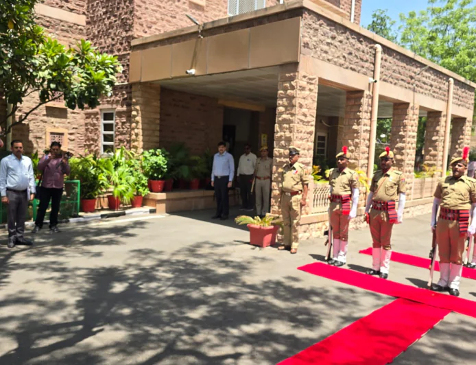 जोधपुर पहुंचे मुख्य सचिव वी. श्रीनिवास, पचपदरा में PM मोदी दौरे से पहले तैयारियों का जायजा तेज!