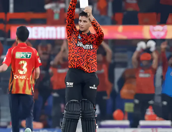 अभिषेक शर्मा का तूफानी शतक… जीत के बाद भावुक हुए, पिता के लिए कैमरे से की दिल छू लेने वाली अपील | जानिए पूरा मामला