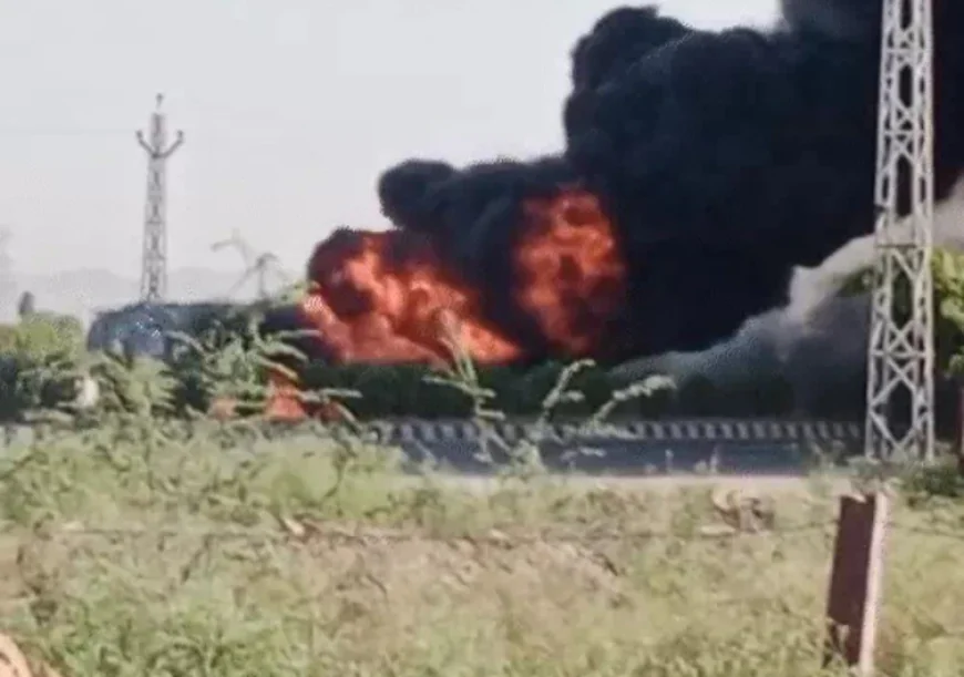 बायोडीजल भरे टैंकर में लगी भीषण आग, आग का गोला बन गया वाहन; अजमेर-ब्यावर नेशनल हाईवे पर डेढ़ घंटे तक चली दमकल की मशक्कत, 2 किलोमीटर लंबा जाम लगा