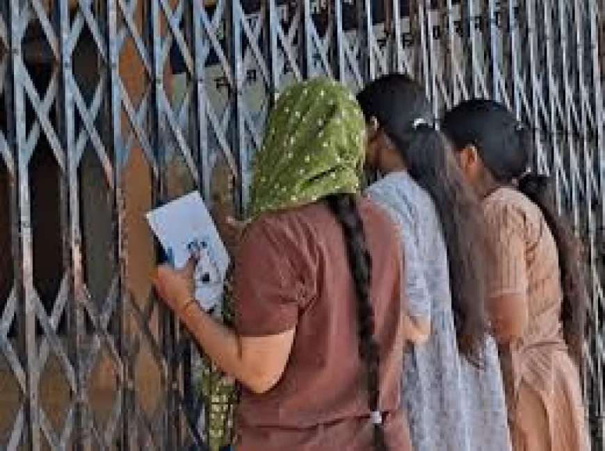 सीकर में RPSC SI भर्ती परीक्षा का पहला दिन: 2-3 मिनट लेट पहुंचीं अभ्यर्थियों की छूटी एंट्री, बाहर बैठकर रोई छात्रा