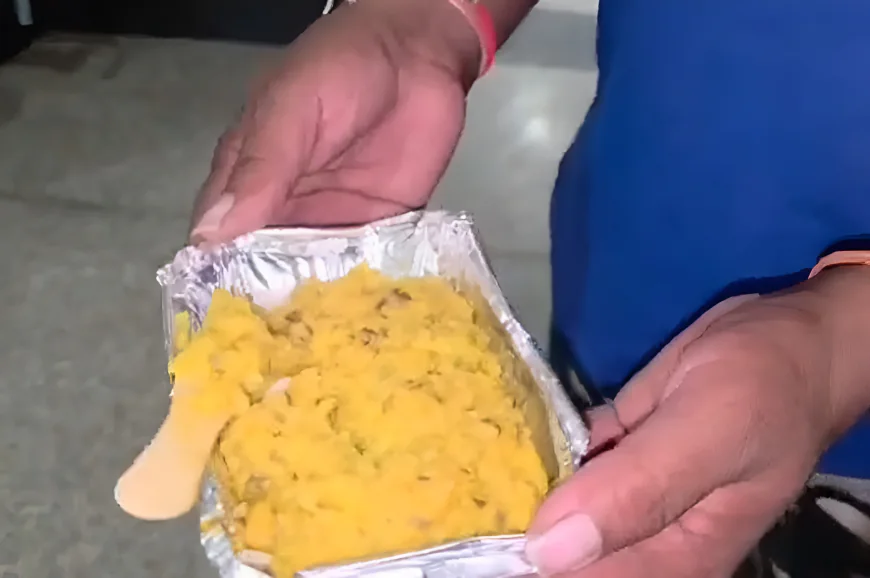 अस्पताल के खाने में दिखा ऐसा नज़ारा…इलाज के नाम पर जहर? मरीजों का फूटा गुस्सा!