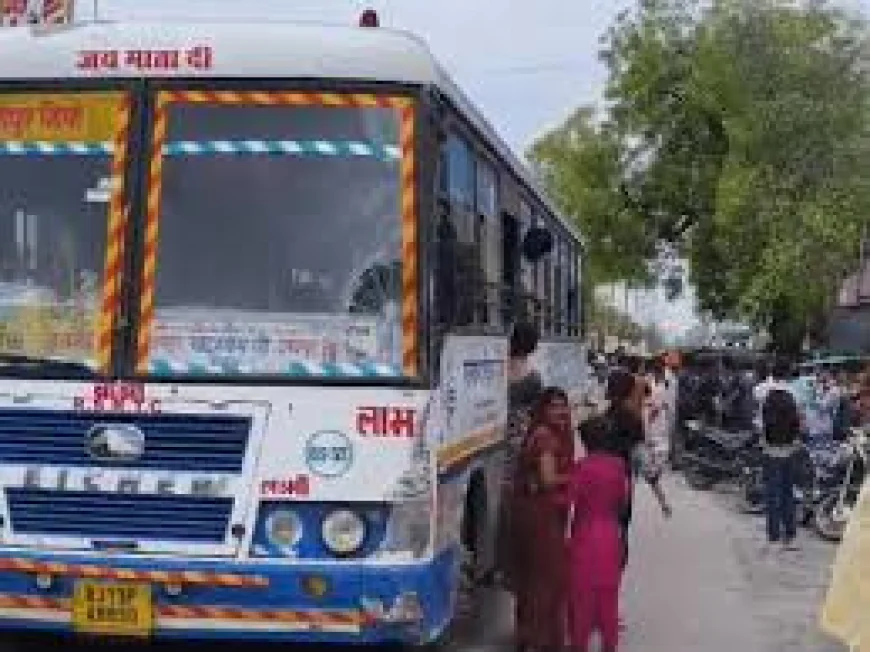 “बाजार में अचानक मची अफरा-तफरी… बस और खड़ी जीप की जोरदार टक्कर, जानिए कैसे बची भारी तबाही”