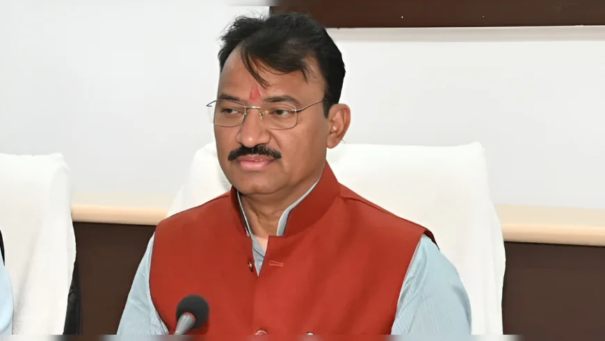 क्या योजनाओं के नाम पर चल रही है सियासत…...या कुछ और ही है असल कहानी?