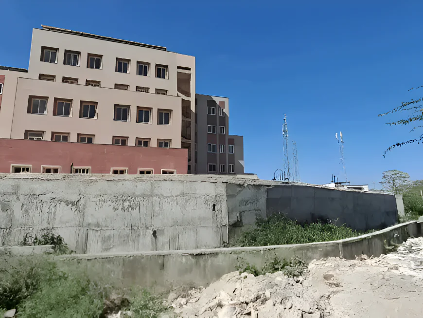 “नाले पर खड़ी इमारत या कागज़ों का खेल? जयपुर रोड का सच क्या छुपा रहा है…”