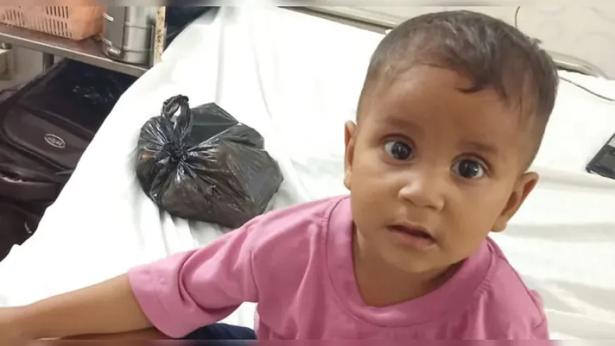 एक पल में सब खत्म… गोद में खेल रही मासूम के साथ ऐसा क्या हुआ कि छा गया मातम?