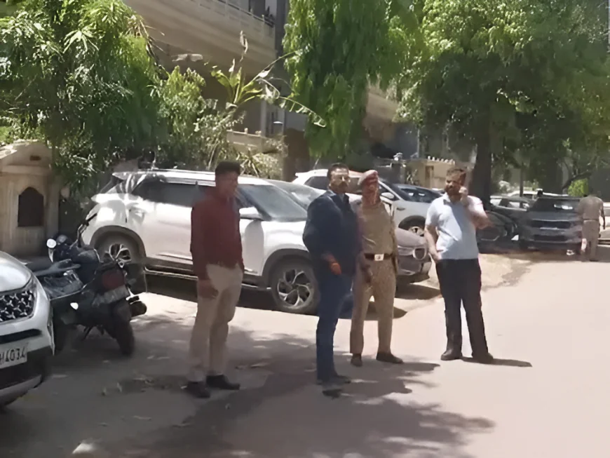 दिल्ली में बंद घर के अंदर मिला शव… एक रात, कई सवाल और सुलझने को तैयार बड़ा रहस्य ...जानिए पूरा सच