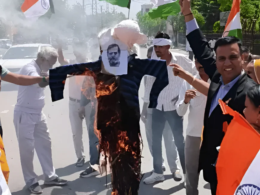 राहुल गांधी पर गुस्सा या सियासी रणनीति? नागौर की सड़कों पर अचानक भड़का बड़ा विरोध! आइए जानते हैं पूरा मामला…