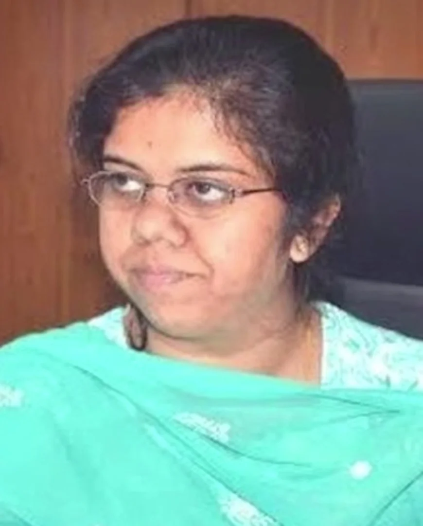 IAS आरती डोगरा पर ACB जांच के आदेश: हाईकोर्ट सख्त, कहा– जानबूझकर रोकी गई कार्रवाई, भ्रष्टाचार की आशंका