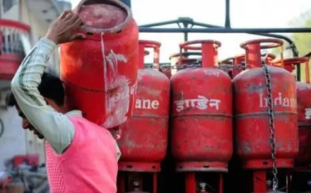 एक रात में ऐसा क्या हुआ कि गैस सिलेंडर हो गया 1000 रुपए महंगा? जानिए पूरा सच