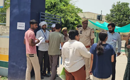 NEET में महिला कैंडिडेट्स के दुपट्टे उतरवाए, कलावा कटवाया! 1:30 बजे गेट बंद, एग्जाम से पहले बेटे को गले लगाकर भावुक हुई मां