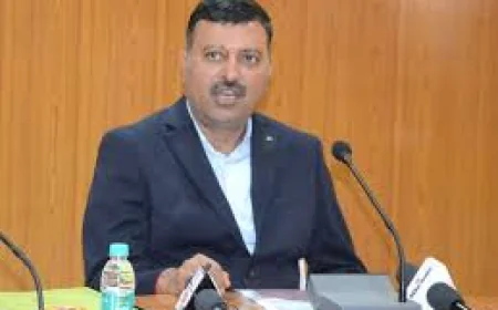 RPSC पेपर लीक जांच में बड़ा खुलासा: पूर्व कार्यवाहक अध्यक्ष डॉ. शिव सिंह राठौड़ से SOG की पूछताछ, 60 लाख में बिके थे पेपर