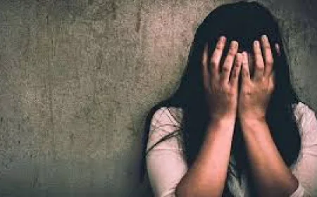 कानपुर में रिश्ते शर्मसार: मौसी ने तांत्रिक से कराया रेप, वीडियो बनाकर भांजी को किया ब्लैकमेल