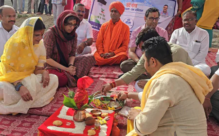 वंदे गंगा अभियान के तहत बाड़मेर में पौधारोपण... कलेक्टर चिन्मय गोपाल ने की सरोवर पूजा