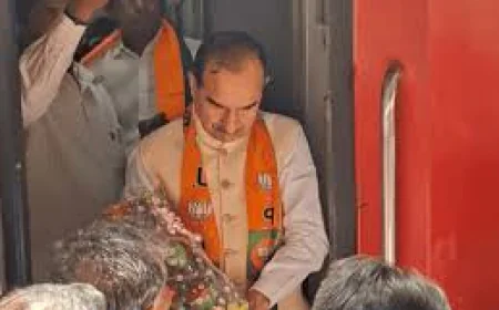 पेट्रोल-डीजल के बढ़ते दामों पर मदन राठौड़ बोले- मैं खुद ट्रेन से बीकानेर जा रहा हूं, जनता भी पब्लिक ट्रांसपोर्ट अपनाए