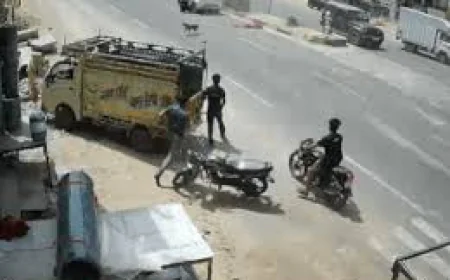 जयपुर के हरमाड़ा में तेज रफ्तार कार ने बाइक सवार पति-पत्नी को उड़ाया, 20 फीट दूर गिरे; दोनों गंभीर घायल