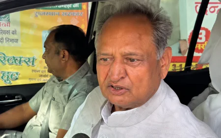 ट्रोल-डीजल और CNG की बढ़ती कीमतों पर गहलोत का हमला, बोले- जनता परेशान और सरकार कर रही तमाशा