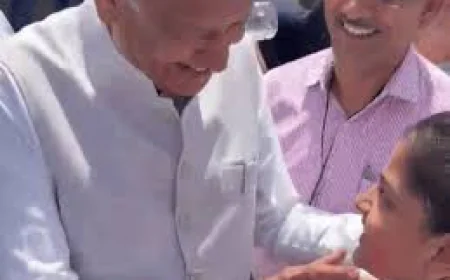 राजस्थान का दिलचस्प दिन: ‘ओल्ड CM’ पर हंसी, भगवा EV की सवारी और चौराहे पर छाछ वाली मेहमाननवाजी