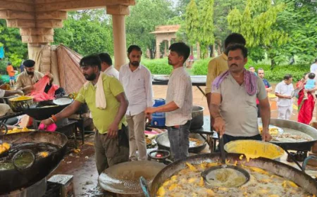नौतपा में भी जोधपुर का स्वाद कायम: 46°C में बिक रहे मिर्ची बड़े, विदेश जाने वाली मिठाइयों की डिमांड कम