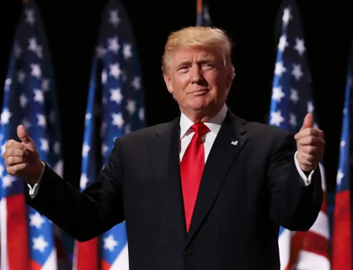 ईरान-अमेरिका तनाव में नरमी? Donald Trump ने होर्मुज में रोका ‘प्रोजेक्ट फ्रीडम’