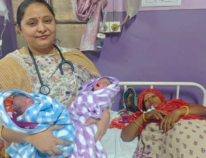 Mother’s Day पर डॉक्टरों ने किया कमाल, जटिल प्रेग्नेंसी में जुड़वा बच्चों की सफल नॉर्मल डिलीवरी