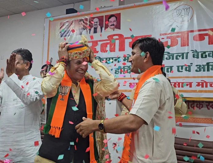 “बंगाल का शेर आया” के नारों से गूंजा BJP कार्यालय, जीत के बाद पहली बार बाड़मेर पहुंचे केंद्रीय मंत्री कैलाश चौधरी