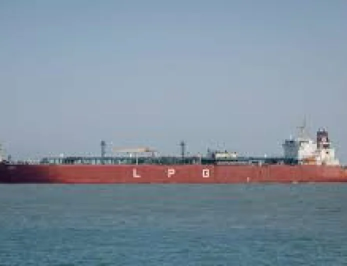 होर्मुज पार कर भारत पहुंचा एक और LPG टैंकर: 20 हजार टन गैस लेकर आया, जंग के बाद अब तक 15 जहाज सुरक्षित निकले