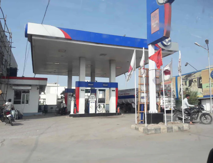 पेट्रोल-डीजल पर लिमिट का असर, जयपुर-जोधपुर में कई पंप  सूखने लगे