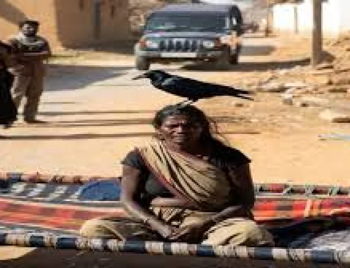 काला कौआ बैठते ही फैलाई हत्या की झूठी खबर, अंधविश्वास ने मचाया हड़कंप; पुलिस भी रह गई दंग