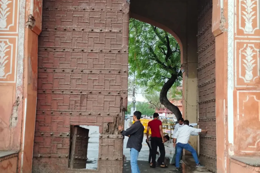 रातों-रात क्यों बंद हुआ जयपुर का अजमेरी गेट? पुलिस-प्रशासन भी नहीं दे पाया जवाब... जानिए क्या है पूरी खबर