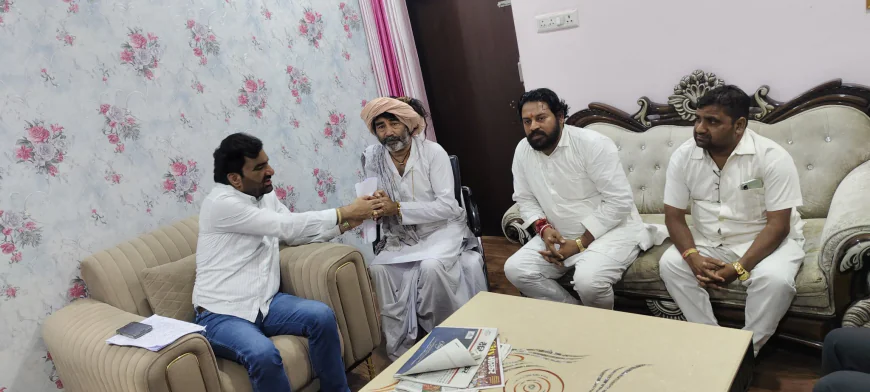 Rajasthan Politics : बेटे के लिए इंसाफ की गुहार लगाते पन्या सेपट, सांसद हनुमान बेनीवाल का ‘सपोर्ट’, जानें क्या हुई बात?