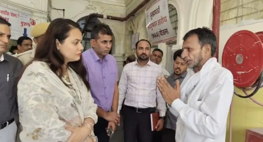 टोंक में कलेक्टर टीना डाबी का औचक निरीक्षण, अस्पतालों की व्यवस्थाओं पर जताई नाराजगी, दिए सख्त निर्देश