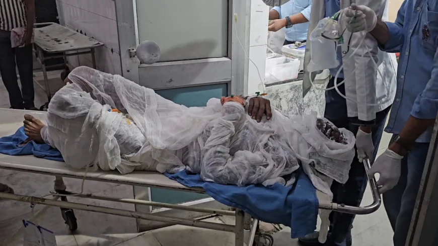 जमीन विवाद में ऐसा क्या हुआ कि बुजुर्ग पर डाल दिया पेट्रोल? 80% झुलसा, गांव में मचा हड़कंप, पुलिस जांच में जुटी
