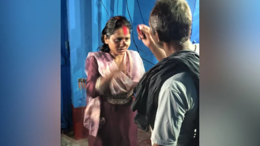 वायरल हुई अनोखी प्रेम कहानी, 60 साल के बुजुर्ग से 22 साल की लड़की ने रचाई शादी
