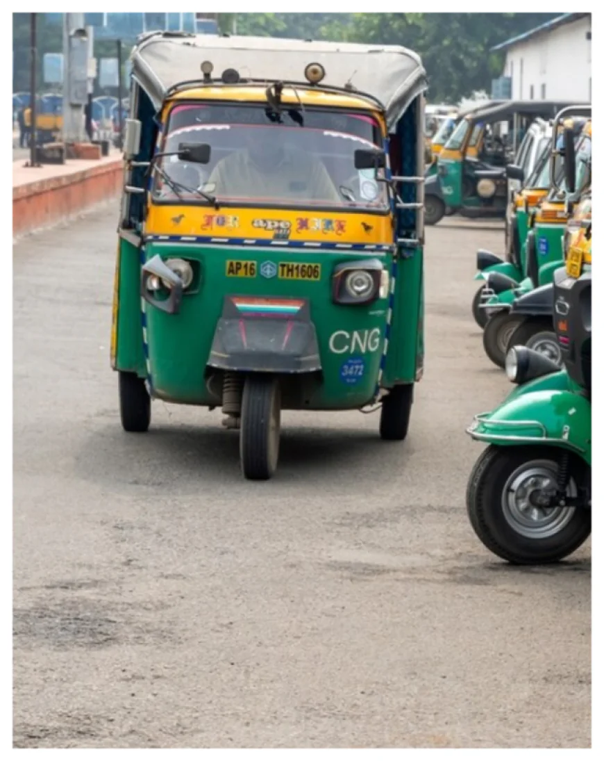 CNG Price Hike Alert : फिर बढ़े CNG के दाम, आम आदमी की जेब पर महंगाई का नया वार!
