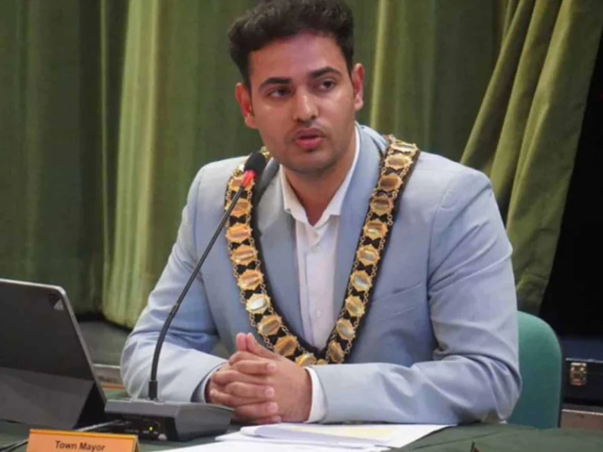 हरियाणा में जन्मे तुषार कुमार ने UK में रचा इतिहास, 23 की उम्र में बने सबसे युवा Indian-origin Mayor