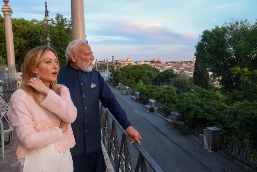 PM Modi Italy Visit: पीएम मोदी ने मेलोनी को गिफ्ट की ‘Melody’ टॉफी, रोम में साथ घूमते दिखे दोनों नेता