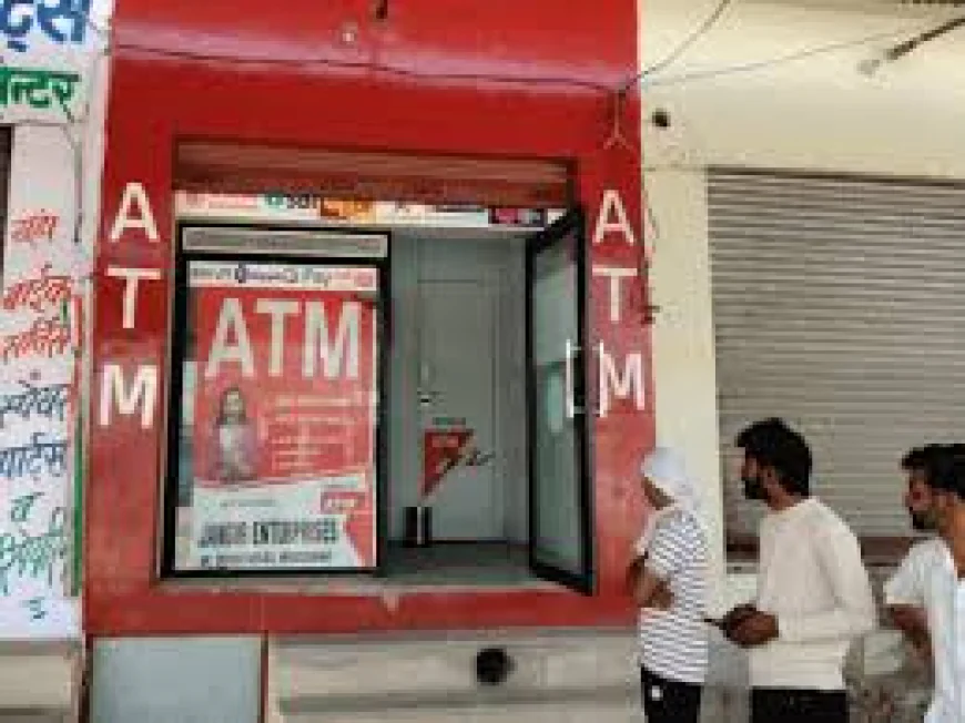 चूरू में गैस कटर से ATM काट ले गए बदमाश, CCTV पर किया काला स्प्रे; 4 लाख रुपए लेकर फरार