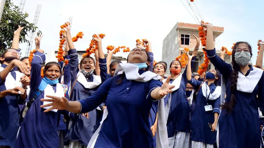 महिलाओं को बड़ा तोहफा! छात्राओं को मेंस्ट्रुअल लीव, वर्किंग महिलाओं को 6 महीने की मैटरनिटी लीव का ऐलान...
