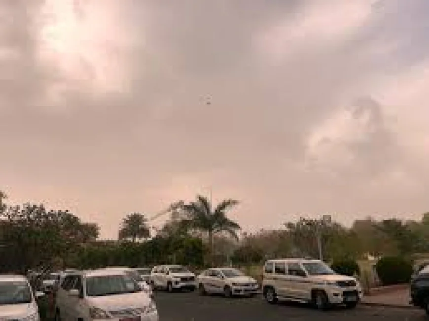 नौतपा में बदला मौसम, 12 डिग्री तक गिरा तापमान; कई जिलों में बारिश और बवंडर