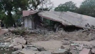 एमडी माफिया पर बुलडोजर एक्शन! बाड़मेर में करीम खान का अवैध मकान और फैक्ट्री ध्वस्त