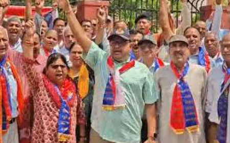 गौतम दक के खिलाफ सड़कों पर उतरे रिटायर्ड पुलिसकर्मी: मंत्री को बर्खास्त करने की मांग, बड़े आंदोलन की चेतावनी