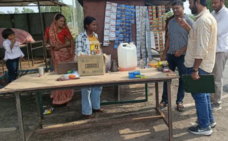 Illegal Petrol Sales: डूंगरपुर में रसद विभाग का एक्शन, प्लास्टिक बोतलों में पेट्रोल बरामद, दुकानदारों को चेतावनी