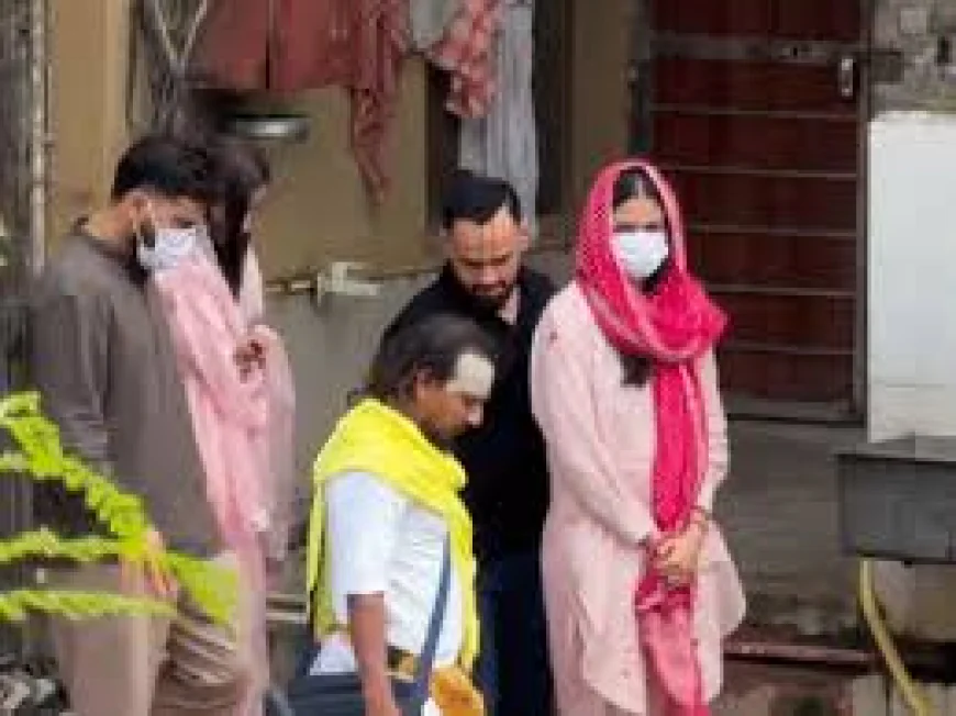 IPL जीत के बाद वृंदावन पहुंचे विराट कोहली और अनुष्का शर्मा, संत प्रेमानंद के दर्शन कर लिया आशीर्वाद